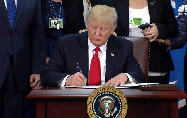 Trump Signs Two Executive Orders to Boost Border Security 
